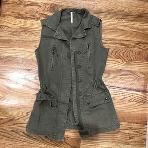 Willow & Clay Utility Vest - Army Green Size S